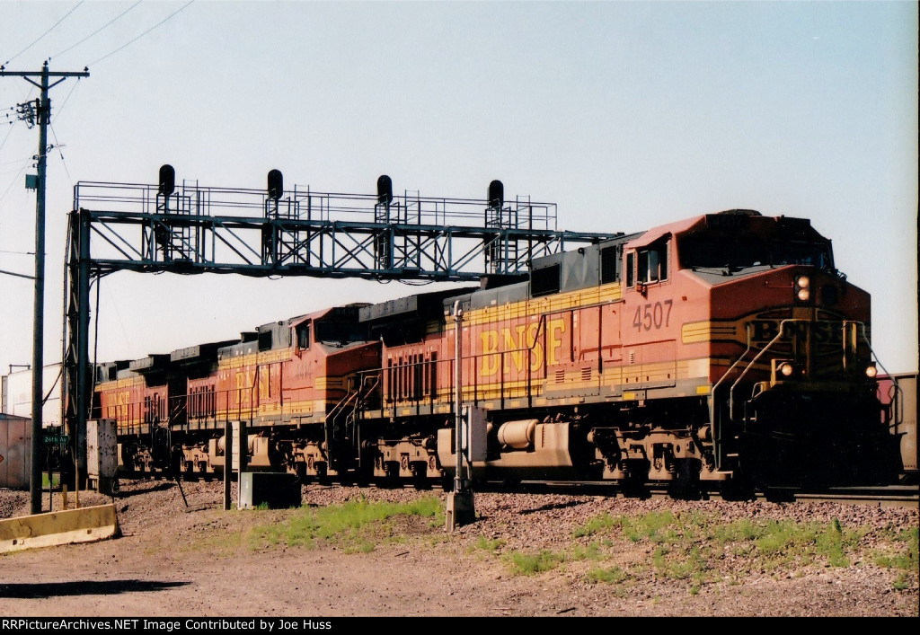 BNSF 4507 West